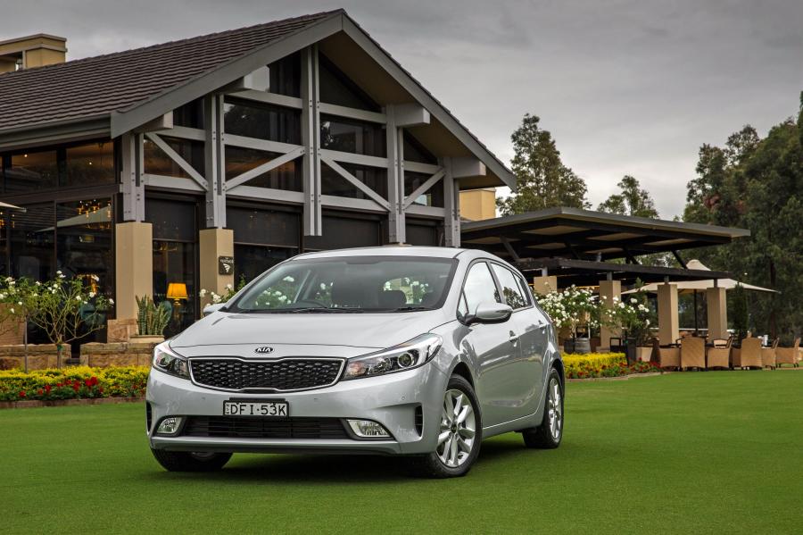  Kia Cerato Hatchback 2016 года  (AU) (фото 11 из 20)